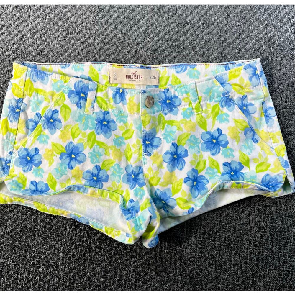Hollister juniors shortty shorts size 3 (26) white w/ blue floral Y2K Chino